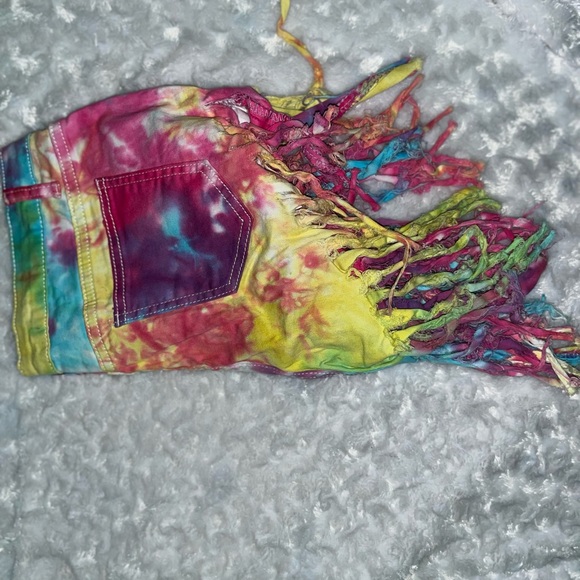 Women’s Shorts - Picture 2 of 4